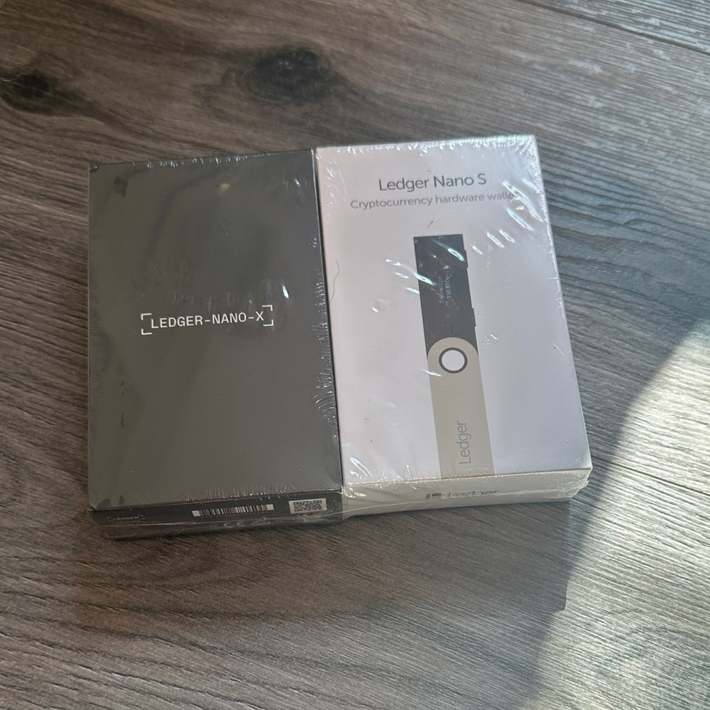 Ledger Nano S & Nano X Hardware Wallet Boxes - Black & White